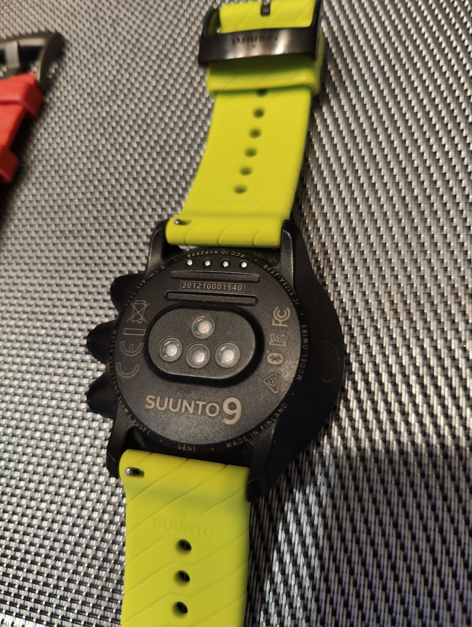 Перфектен Suunto 9 Gen 1 Lime edition