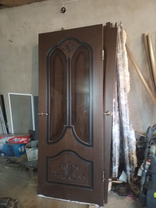 Есиктер сатылады жагдаиы жаксы бу есик