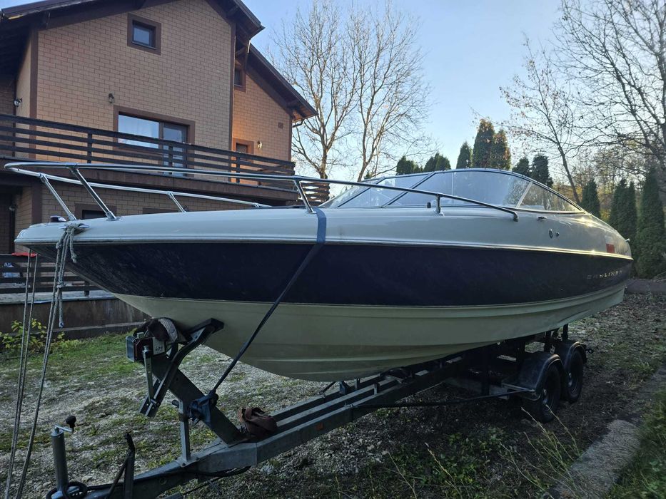 Bayliner Capri 2352 LS Cuddy 8 m V8 5.7 MPI Mercuiser 300 HP + peridoc