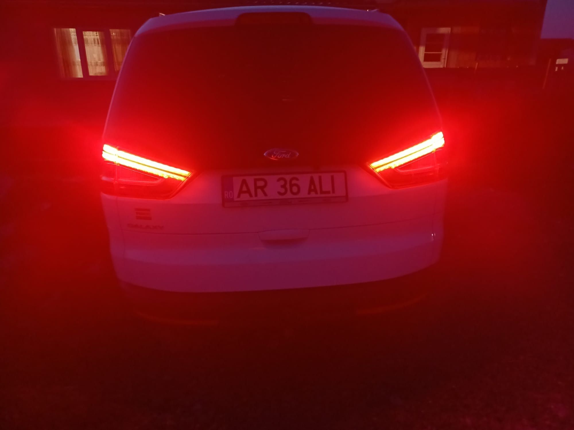 Vând Ford Galaxy 2012