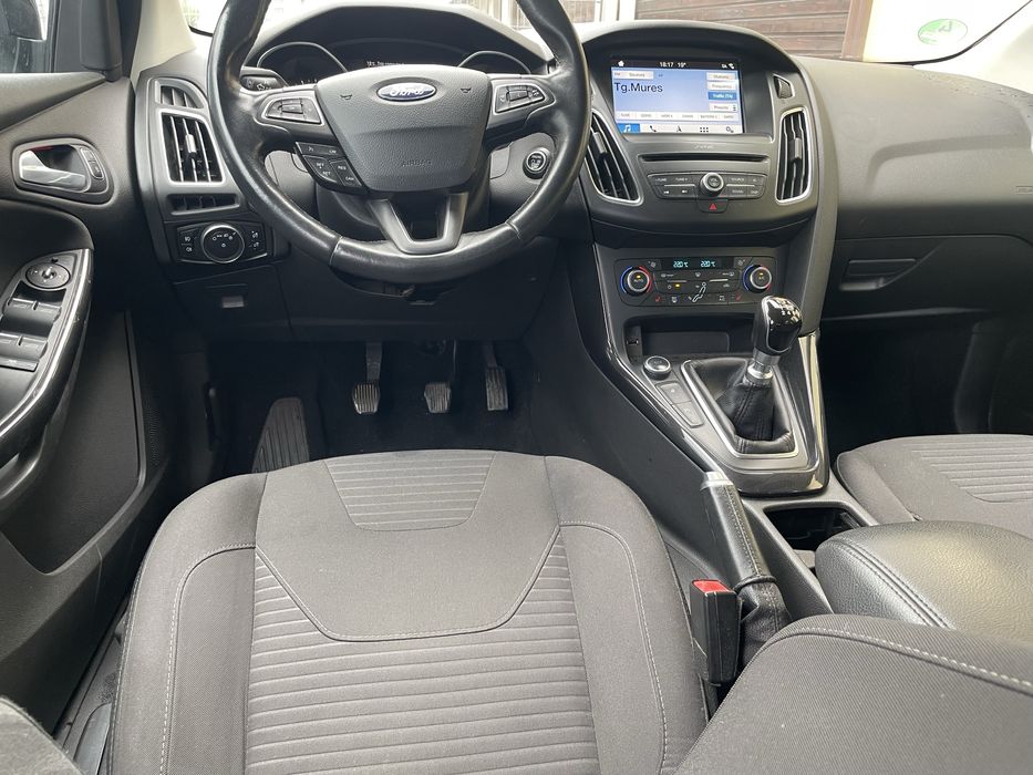 Ford Focus TITANIUM-1.5Dtci 120cp-Climatronic-Bi Xenon-Navigatie !