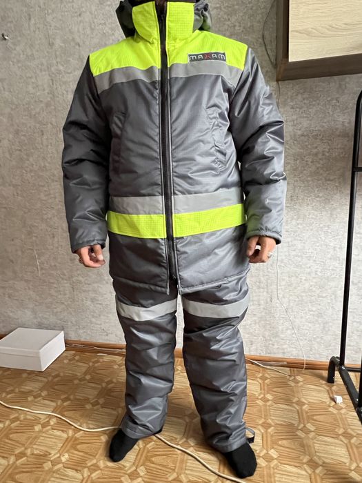 Продаю Спецодежду