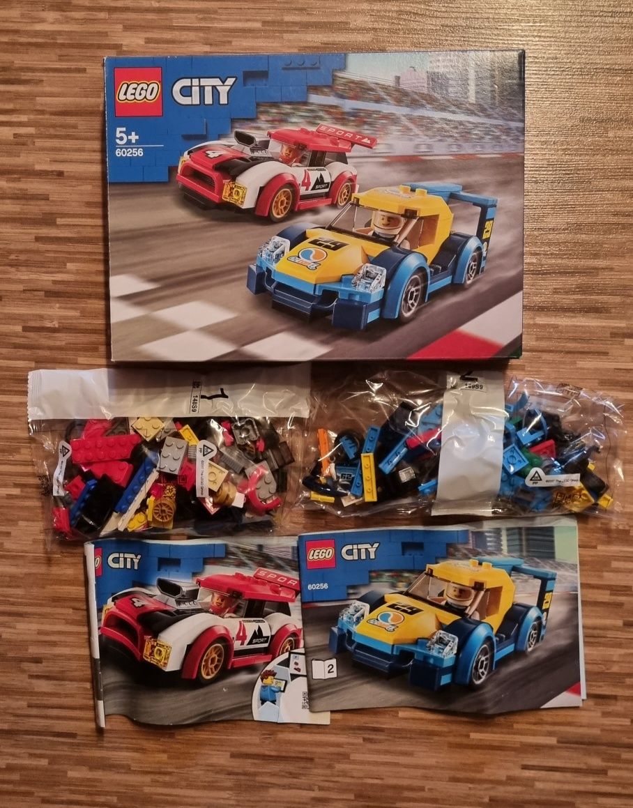 LEGO City Masini de curse 60256, 190 piese