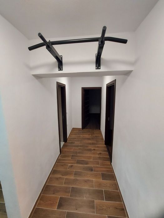 Închiriez apartament cu 2 camere