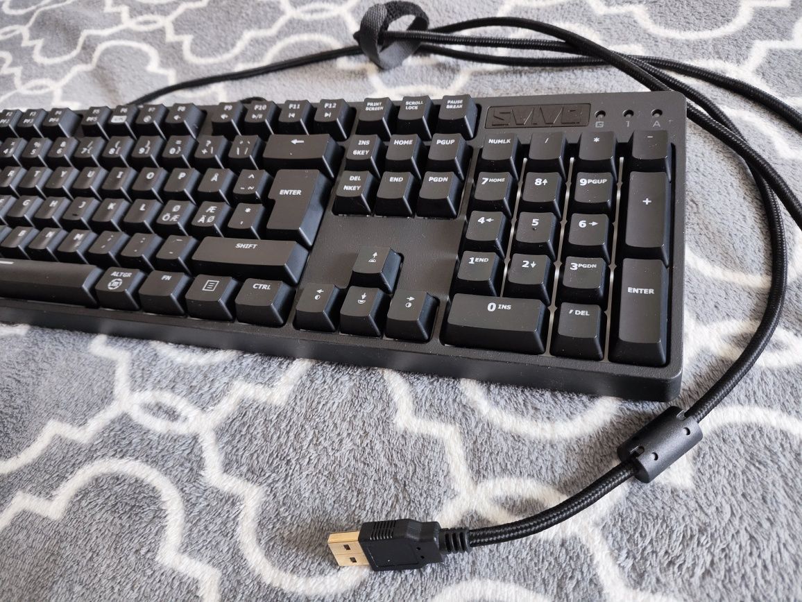 Tastatura mecanica RGB SVIVE TRITON Gaming keyboard