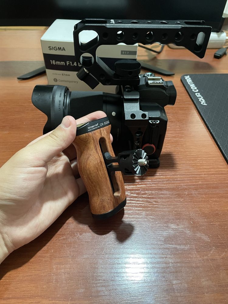 Камера Canon M50 kit,обьектив Sigma 16mm