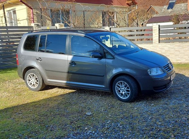 Vând VW Touran an 2005