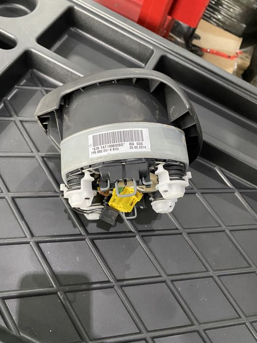 Airbag volan Vw Touareg 7P6880201K81U