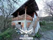 Продавам малка къща/вила 37РЗП в парцел 1100кв гр.Асеновград