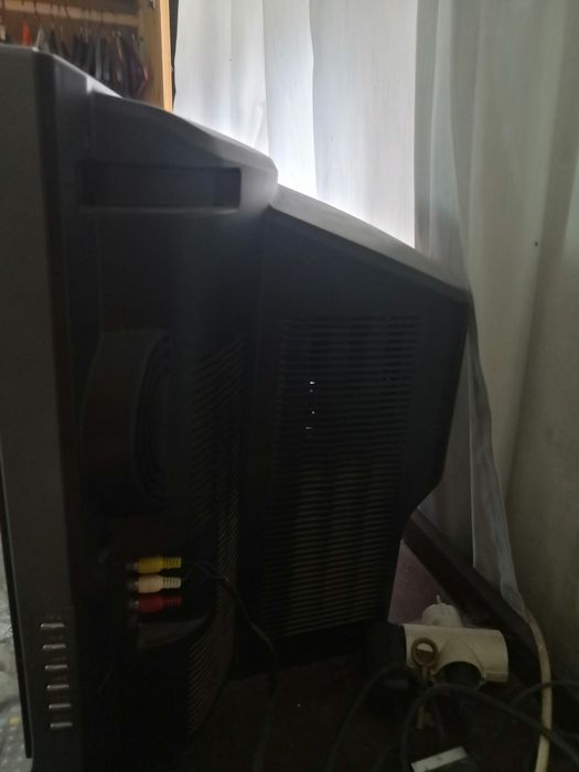 Продавам телевизор Daewoo