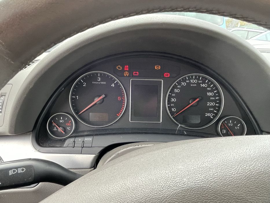 Audi A4 B6 1.9TDi 131 к.с. На части