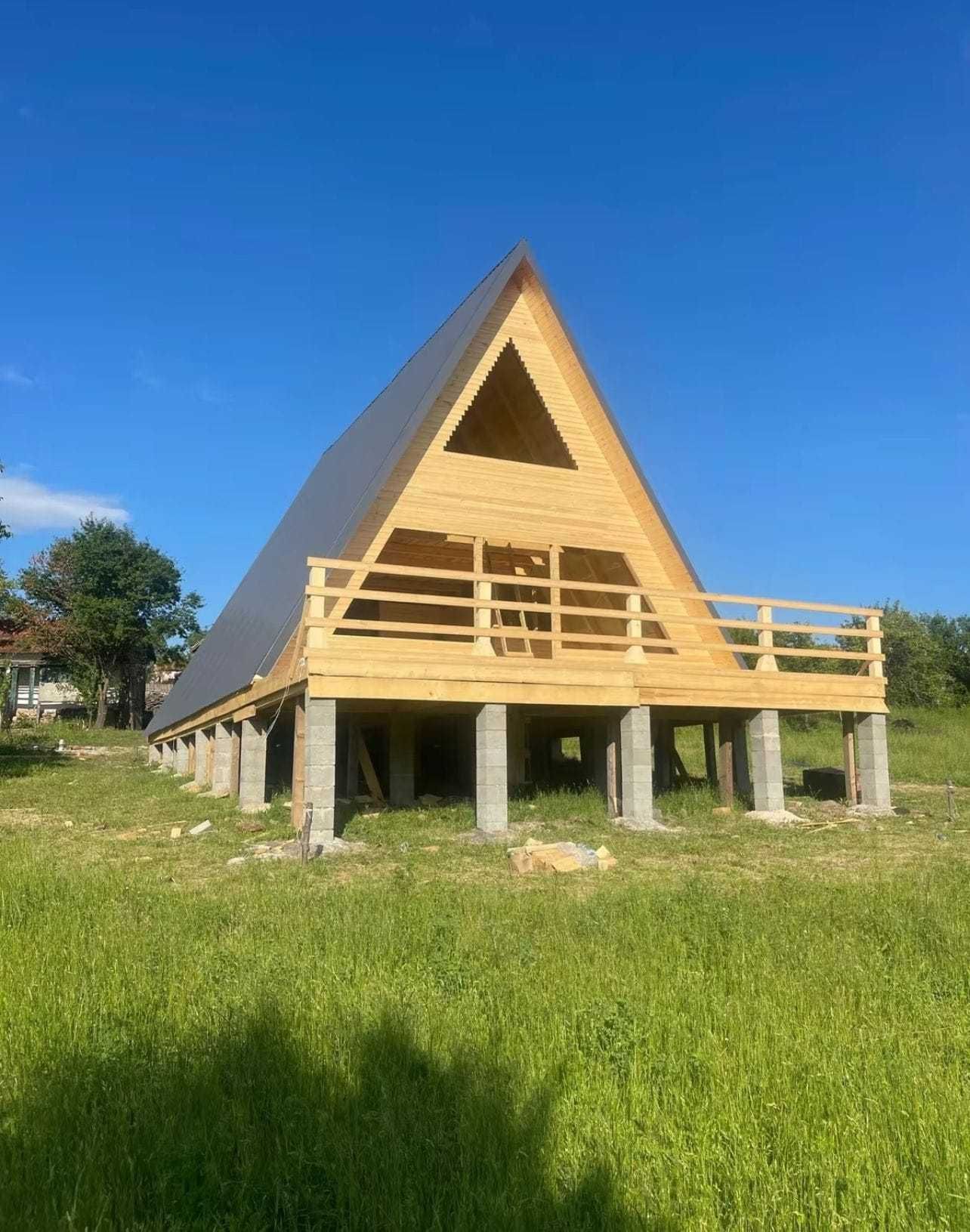 Cabana stil A-Frame si case din structura de lemn