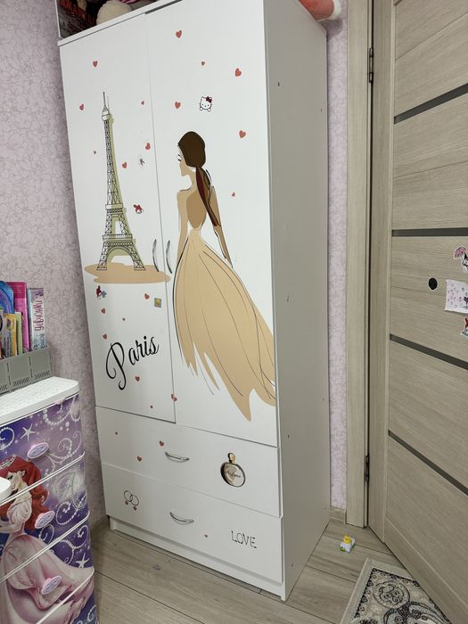 Продам гарнитур для девочки