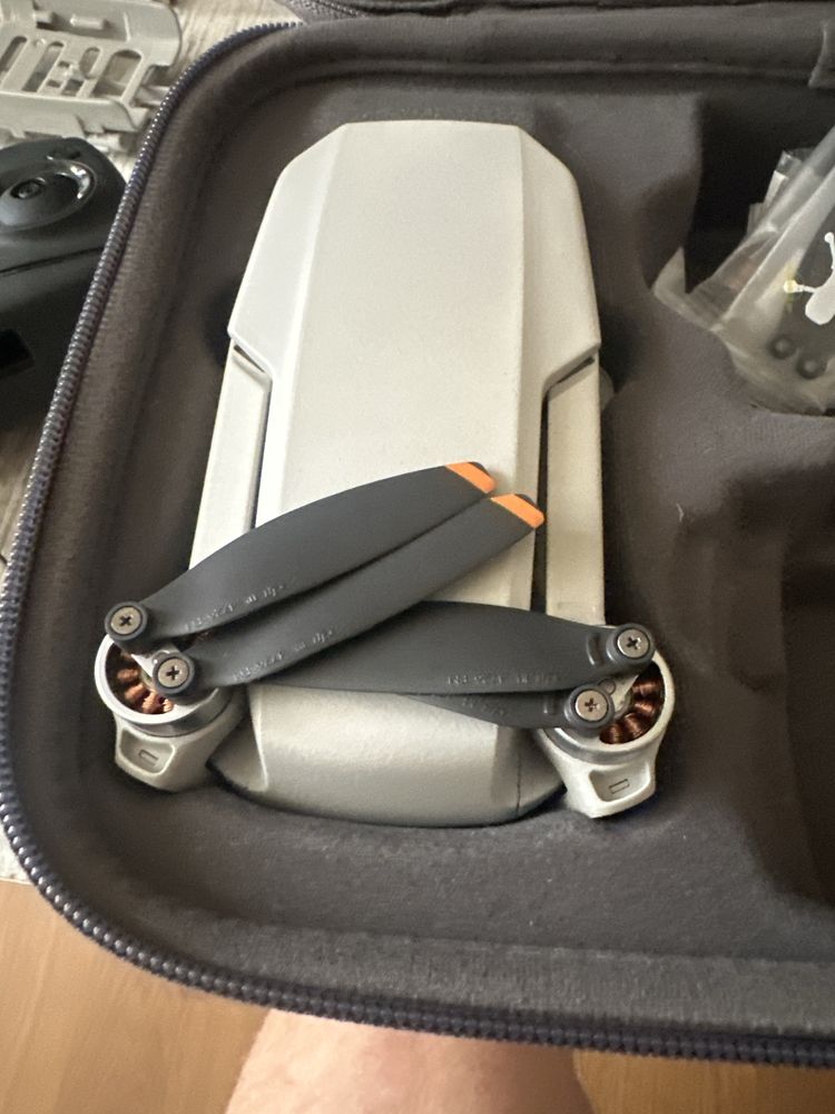 Drona DJI Mini SE