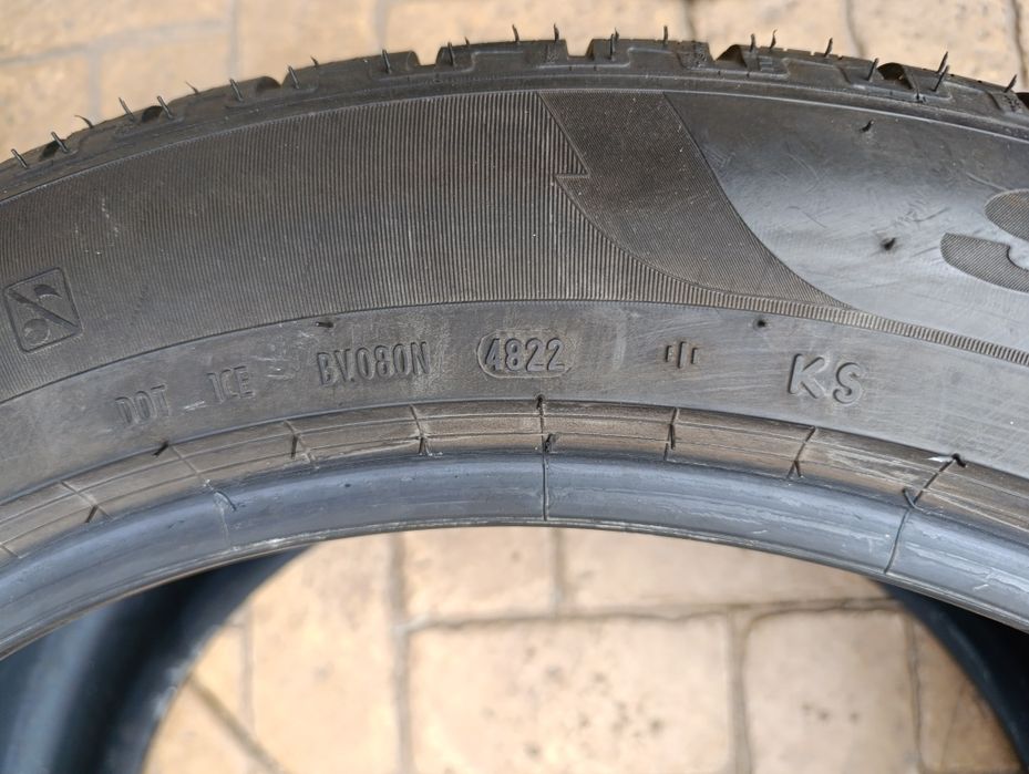 Зимни гуми Pirelli 325/40/22 dot 4822 GLS
