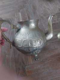 Ceainic vintage din bronz alama 10-15 cm inaltime