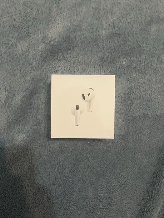 Air pods 4.