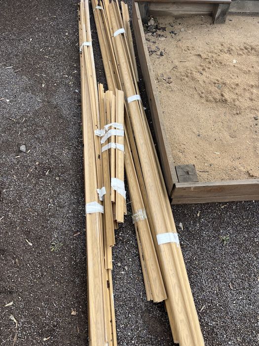 Продаю плинтус пластиковый цвет под дерево