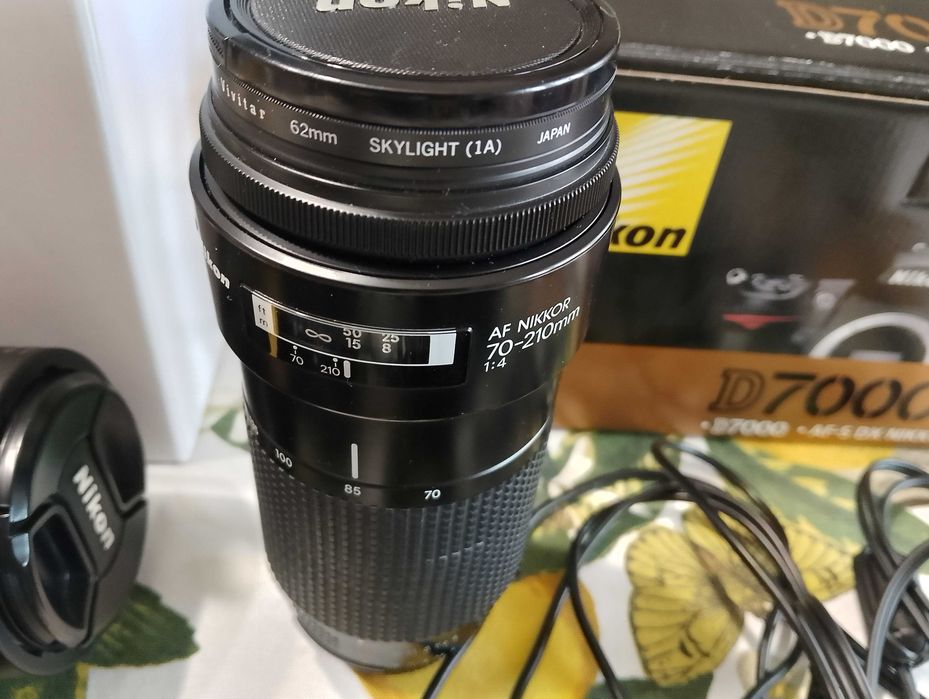 Фотоапарат Nikon D7000 с два обектива