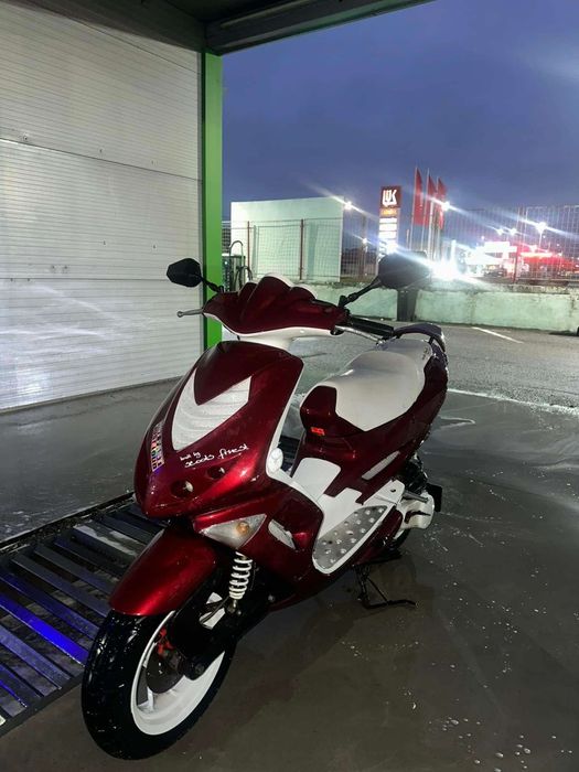 Vând urgent scuter peugeot speedfight 2 49cc 2t