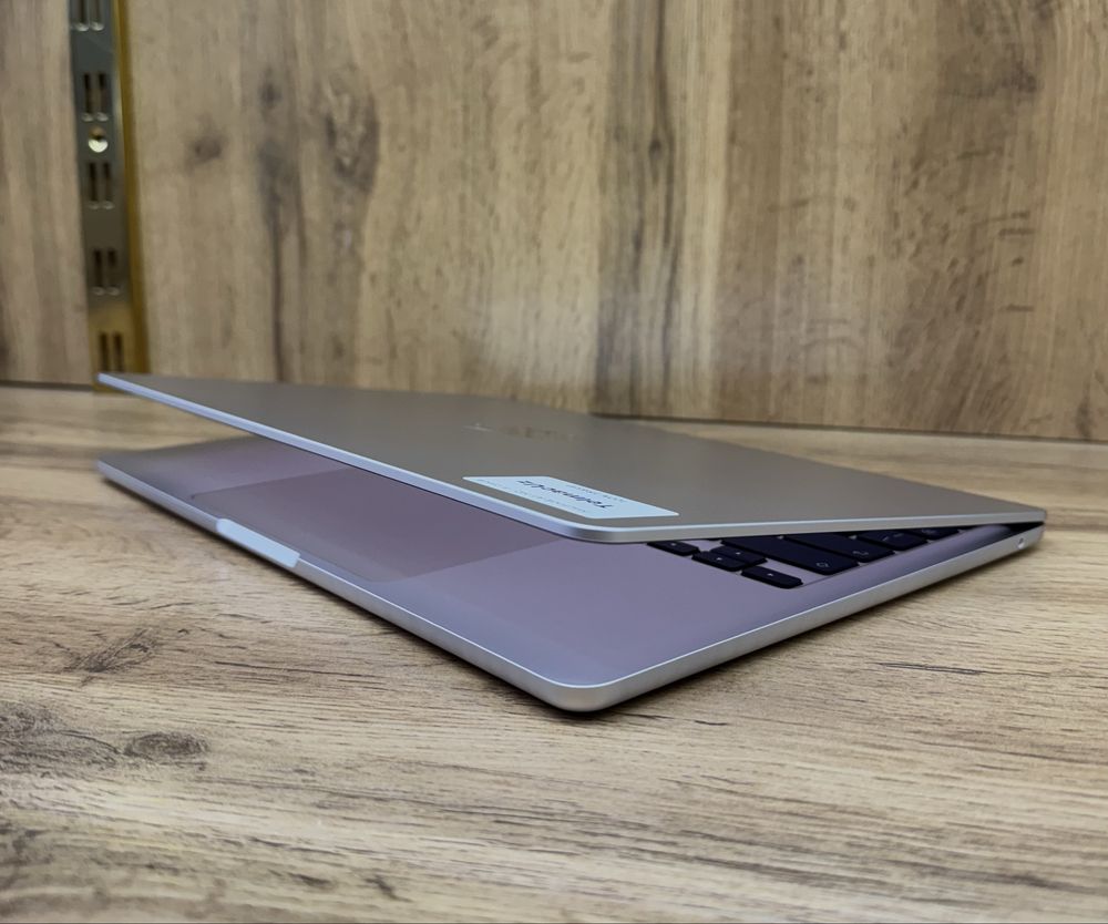 Macbook Air M2 8/256GB емкость 100% 15 цикл