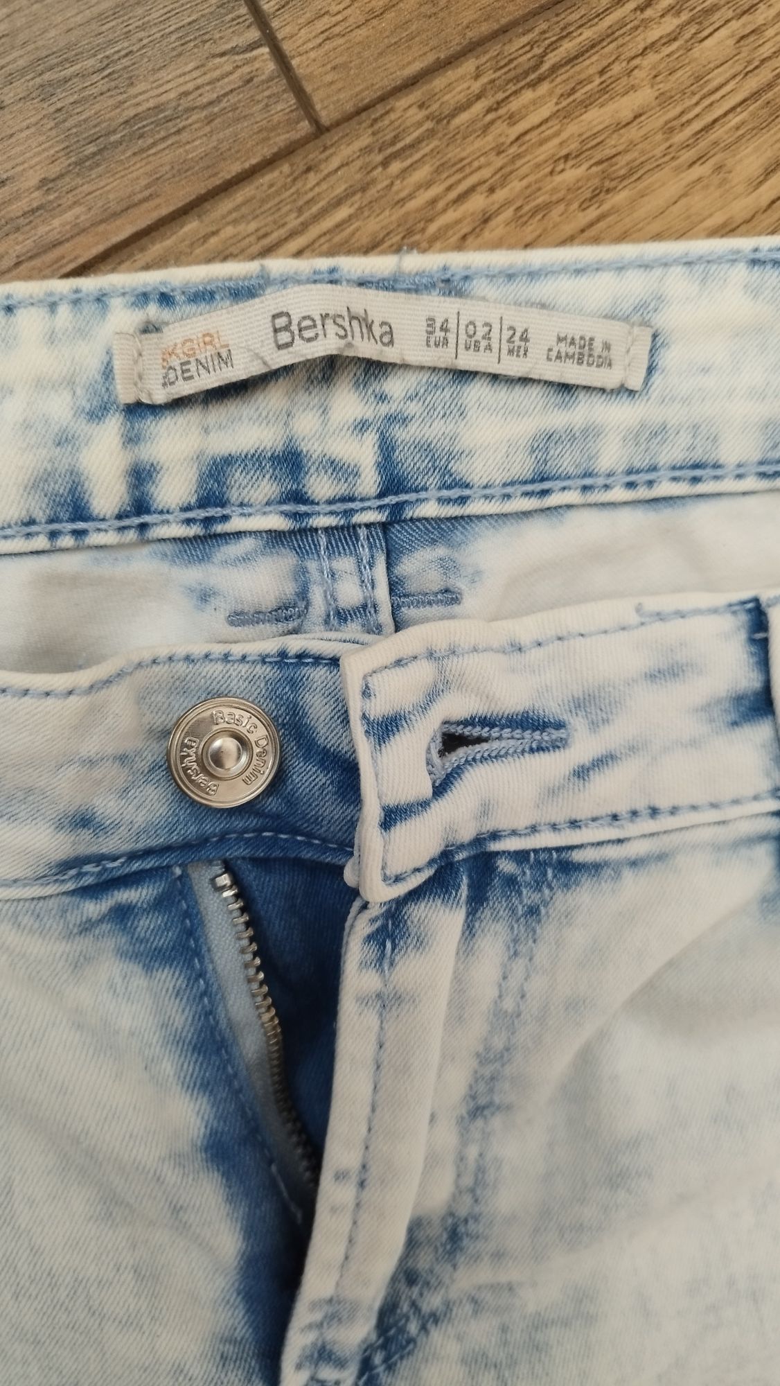 Дамски дънки Bershka размер 34 (XS)