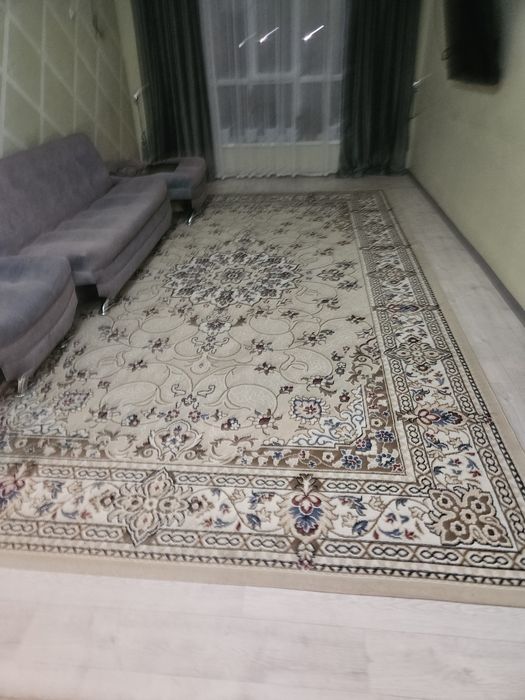 Кілем сатылады. Дорожкасымен