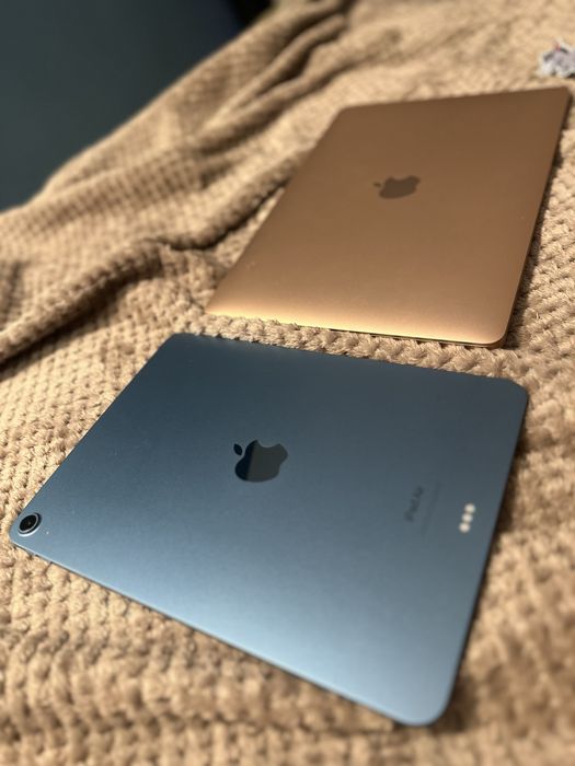 Macbook Air 2020 & iPad Air 5