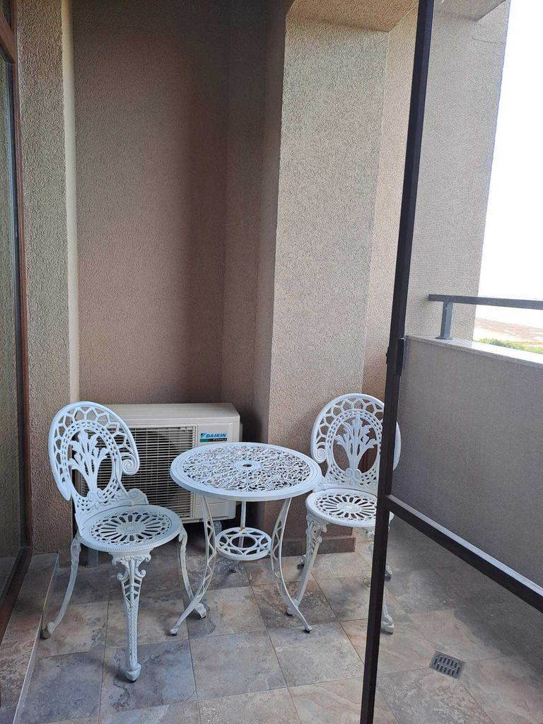 Дава се под наем Двустаен апартамент в Бургас, Зорница - 70 кв.м за 450 € - Снимка #4