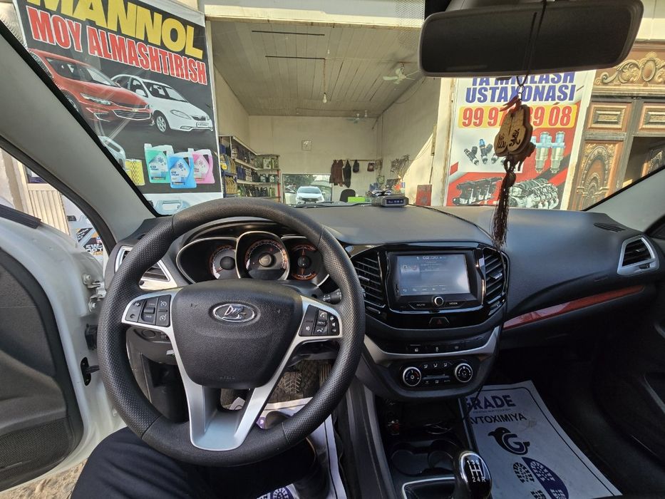 Lada vesta cros 1.8 2019 yil