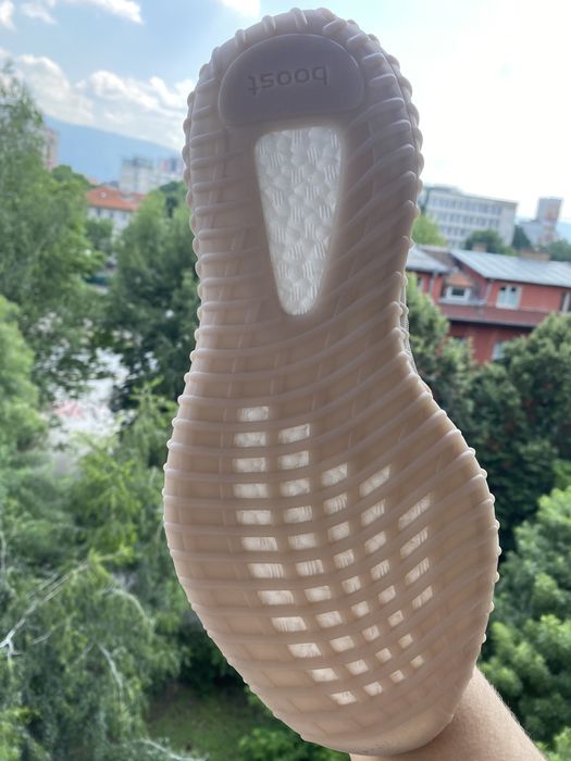 *НОВИ* Adidas Yeezy Boost 350 V2 Mono Mist 43 1/3