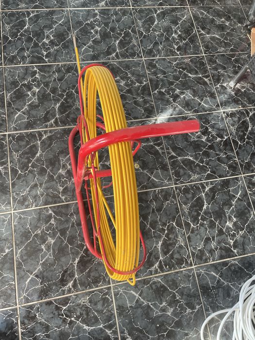 Tragator cabluri , șarpe