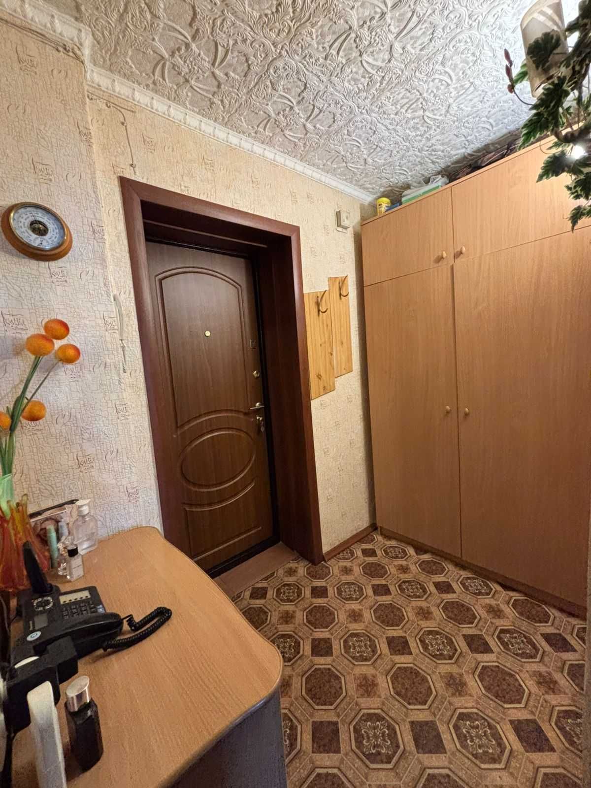 Продам 1 комнатную квартиру в 19мкр!