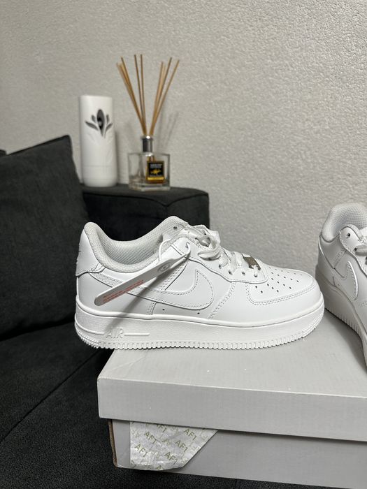 Adidasi nike air force 1 marimea 38