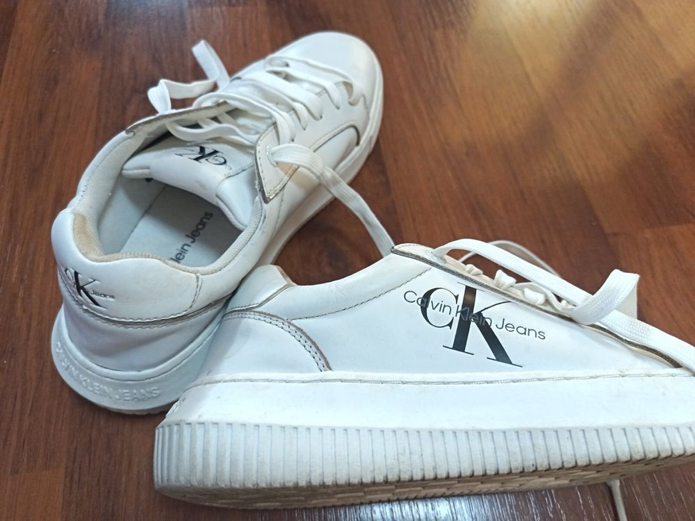 Продавам  Calvin Klein