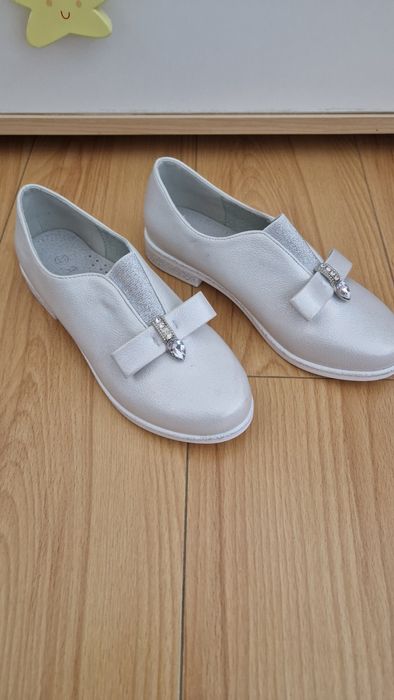 Încălțăminte fetita mărimea 32 și 33