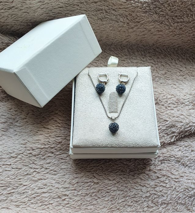 Серебряные серьги и цепочка