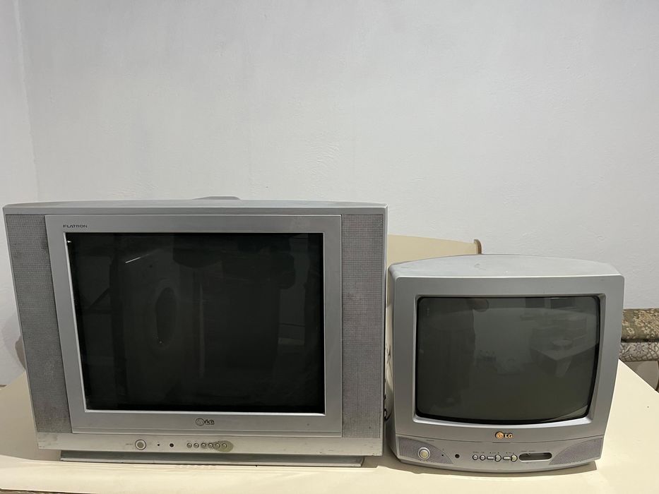 Телевизор LG.