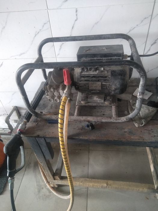 Продам мойка высокого давления пр-во Италия