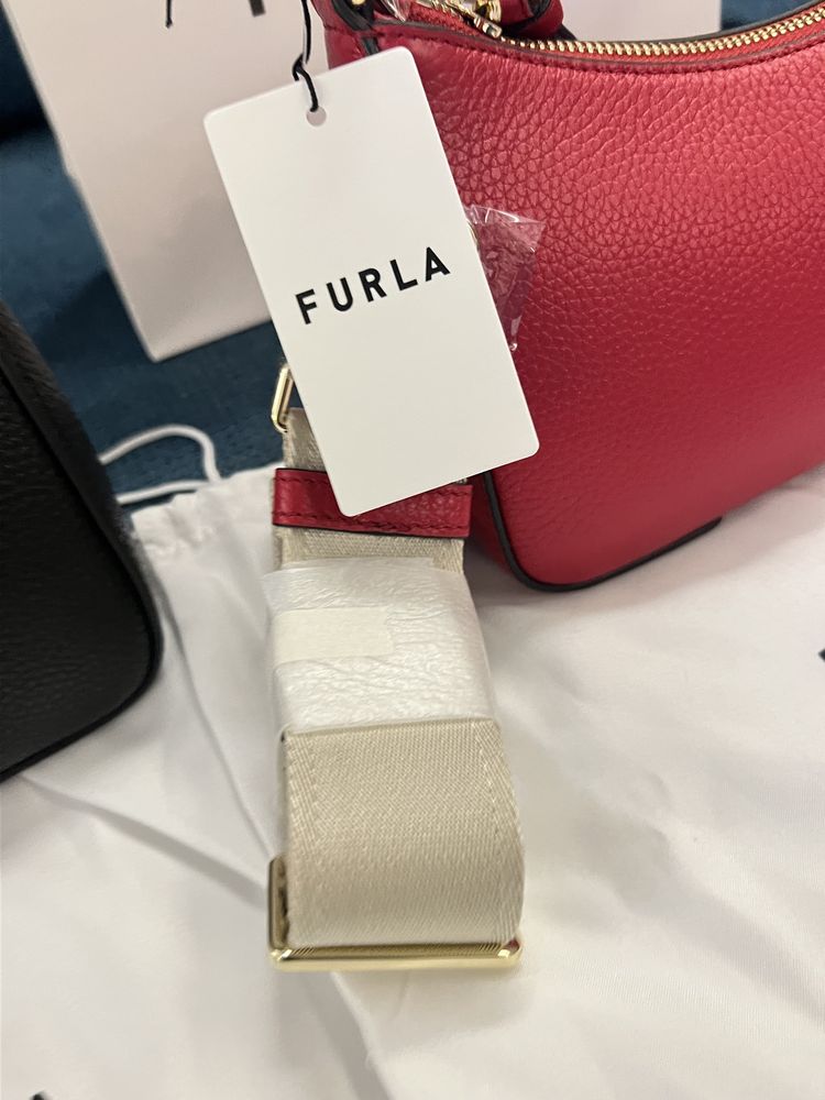 Furla Emera в черно и червено.100% оригинал със сериен номер,етикети