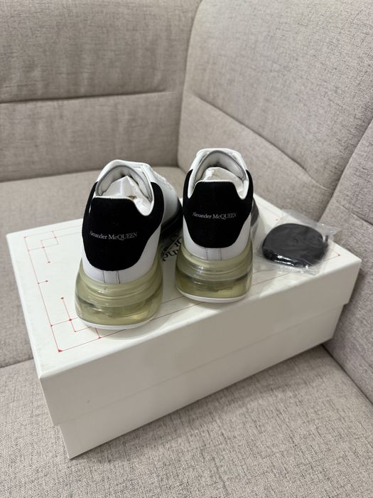 Sneakersi Alexander McQueen , noi , originali, marime 37