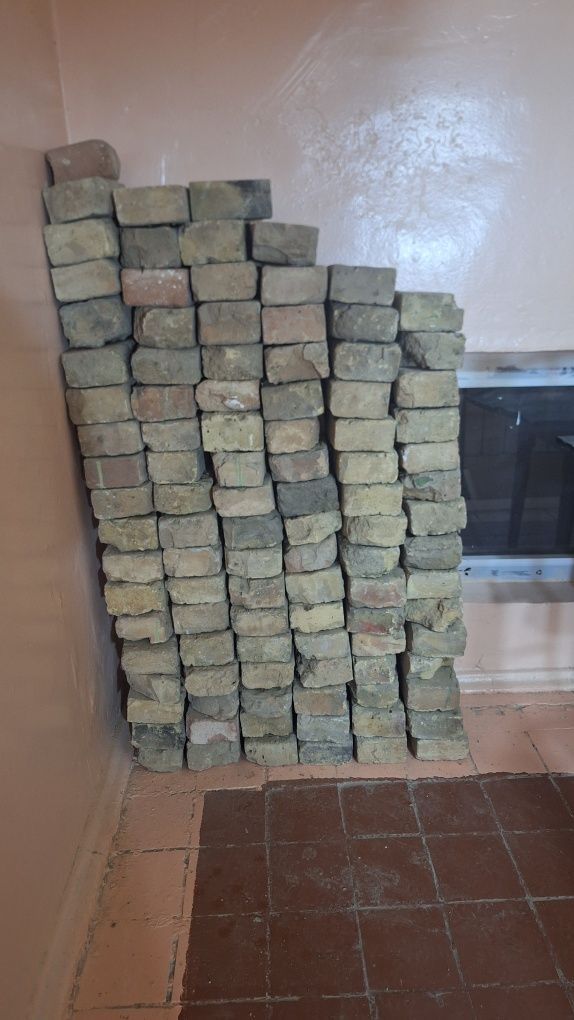 Кирпичи отдам даром