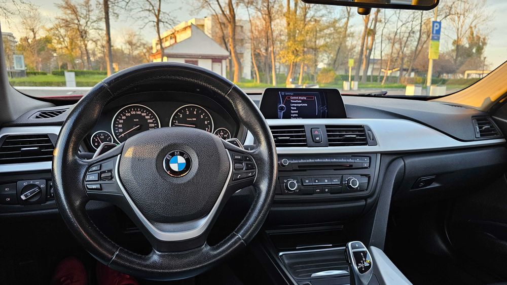 BMW Seria 3 320i Aut.