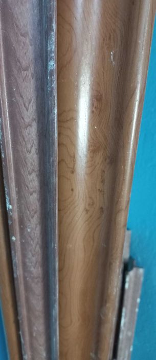 Продам плинтус с креплениями. Плинтус сатылады. 4000 тг.