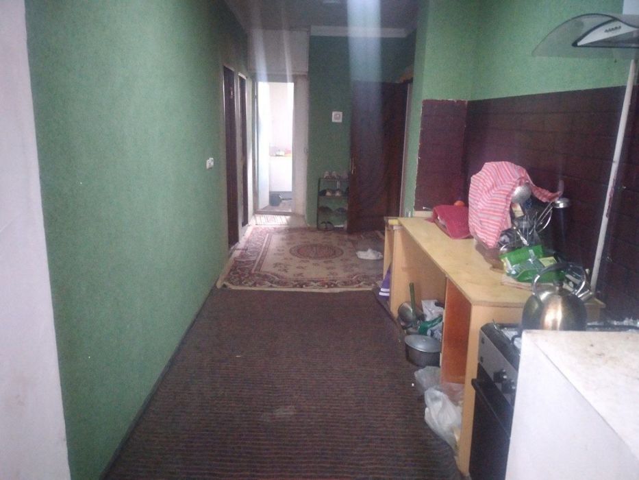 Продается 3 комнотная квартира в газалкенте нахаловка