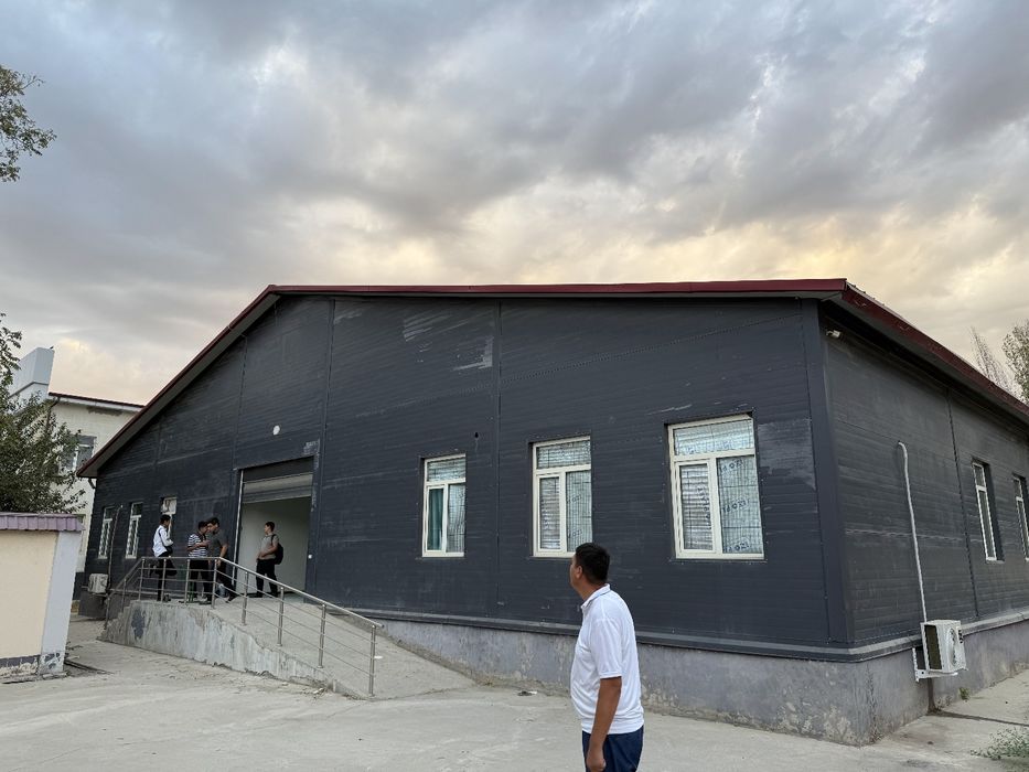 Енгил конструкция сенвич панелдан килинган бино 25х40 метр