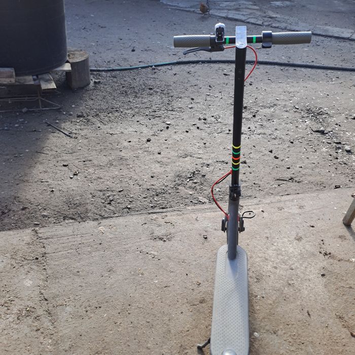 Vând trotineta electrică