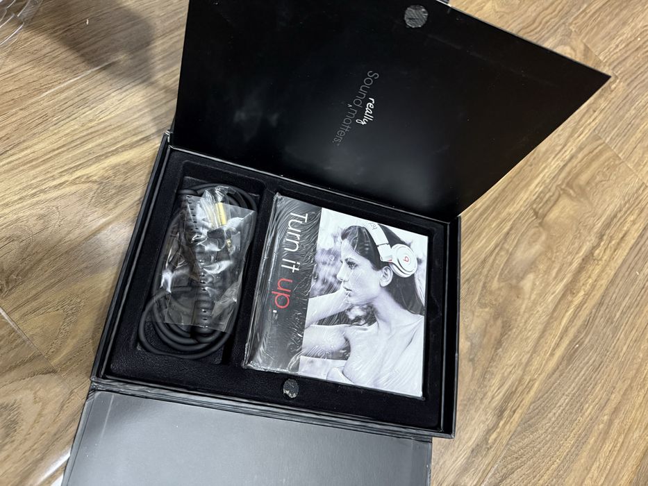 Продаются наушники Beats Pro Limited Edition (Detox)