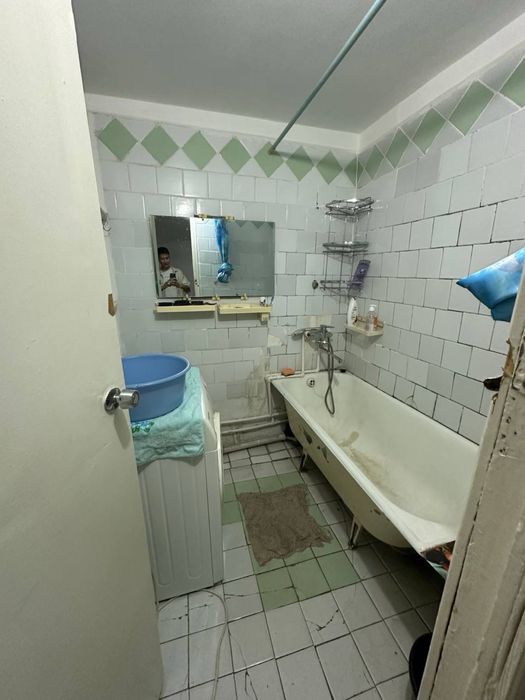 Продается 4х ком квартира. Куйлюк 5 массив 99м2. Без ремонта