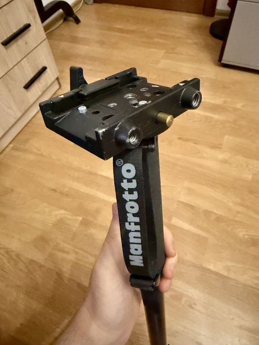 Monopied video Manfrotto 558B, cu place quick release, stare perfecta